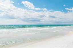 10 Min WalkTo 30A Beach Rooftop View & Cinema